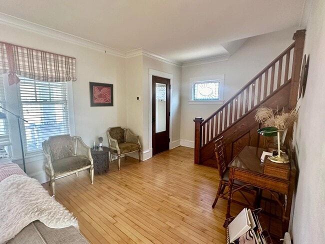 Building Photo - 2023 E Beverly Rd