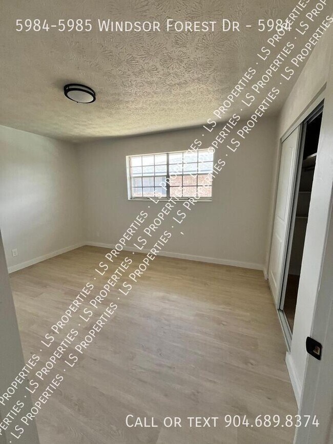 Building Photo - 5984-5985 Windsor Forest Dr-5984