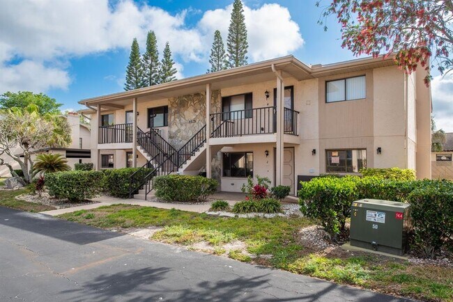 Foto del edificio - 9910 Eagles Point Cir