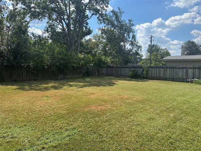 Foto del edificio - 5417 De Milo Dr