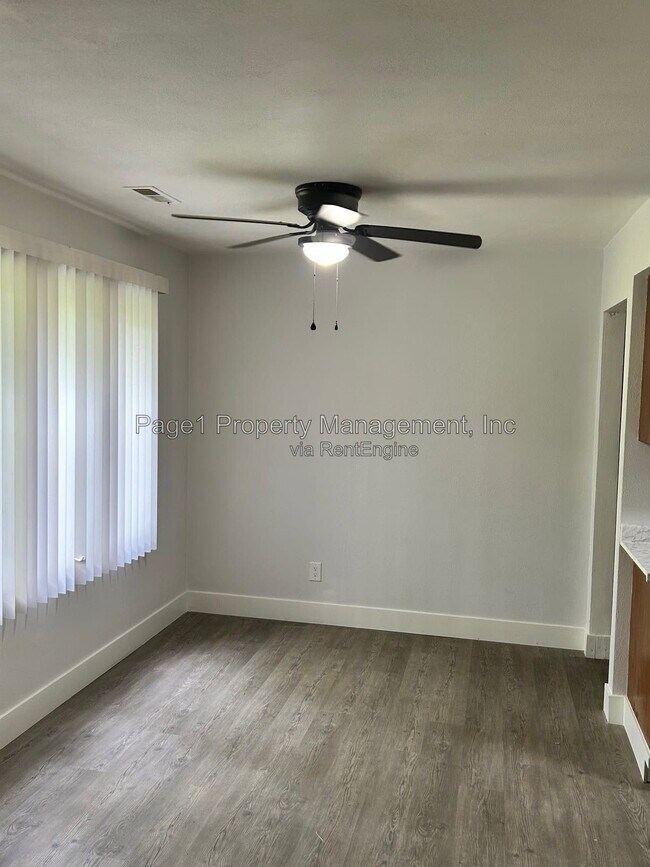 Foto del edificio - 3821 Sage Dr