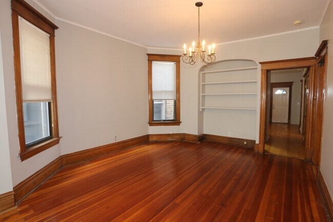 Foto del edificio - 1326 N Claremont Ave