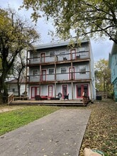 Building Photo - 315 W 35th St