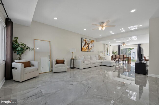 Foto del edificio - 6206 Hillview Ave