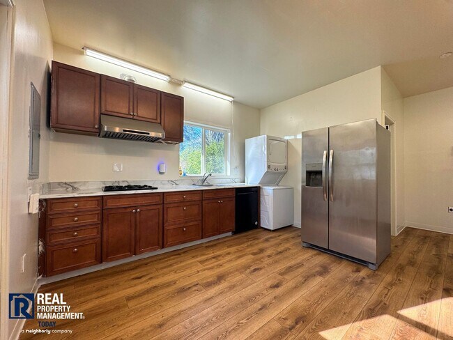 Foto del edificio - Secluded Studio Near the Water – Washer/Dryer Included!!