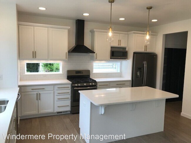 Building Photo - 4 br, 3 bath House - 807 Gilbert Drive