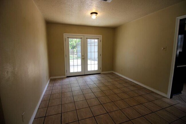 Building Photo - 2721 Brothers Blvd