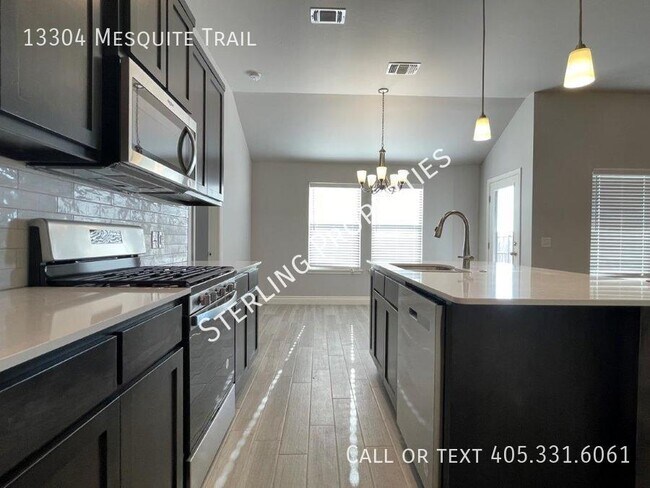 Photo - 13304 Mesquite Trl House