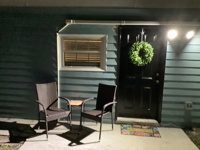 Foto del edificio - 1507 Charm Ln