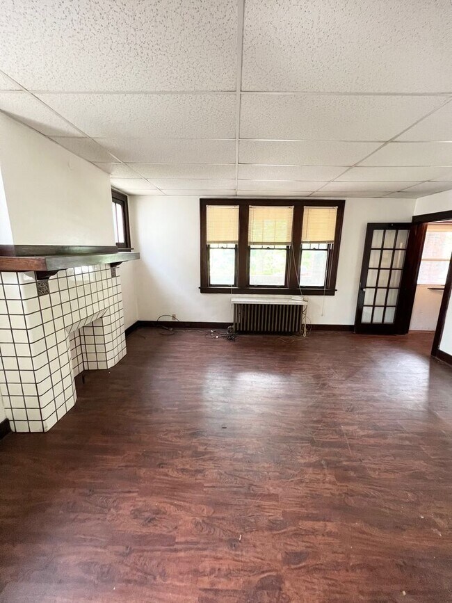 Foto del edificio - 1816 Perrott Ave
