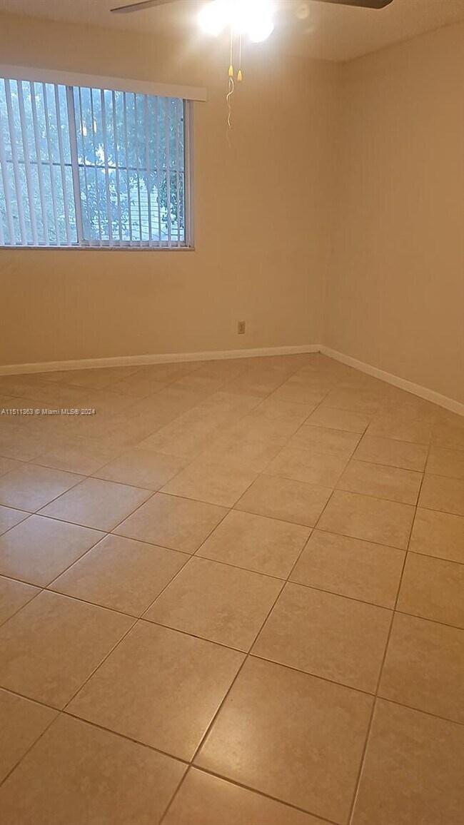 Foto del edificio - 9877 Westview Dr