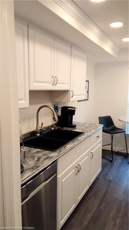 Foto del edificio - 3807 Edgewater Dr