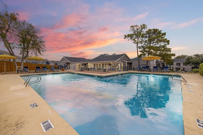 Foto principal - 3203 W Walnut Hill Ln