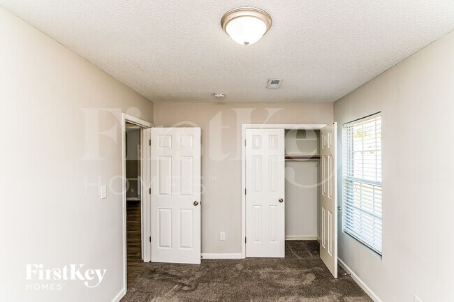 Building Photo - 2466 Shadow Valley Rd