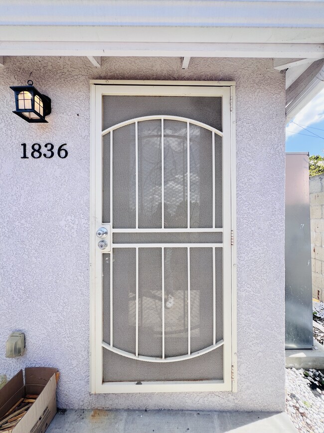 Foto del edificio - 1836 Boca Ave