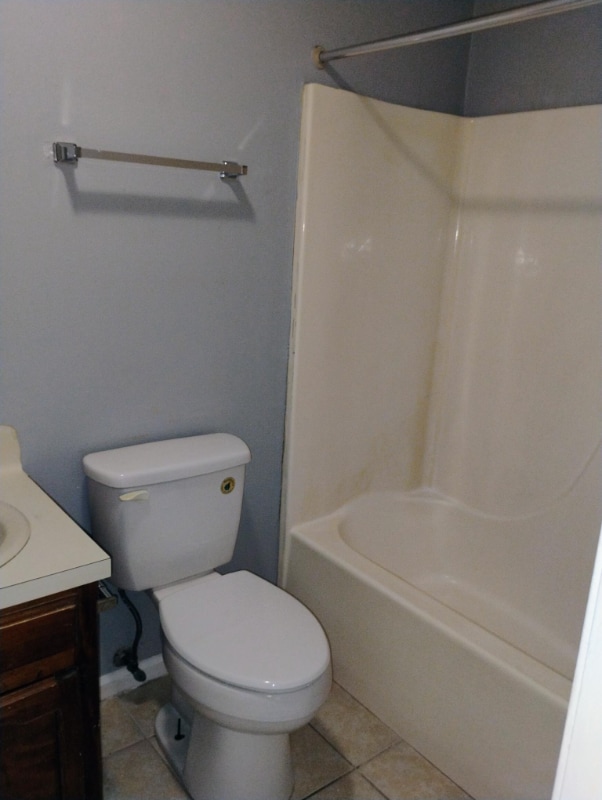 Building Photo - 14140 Azalea Park Ave