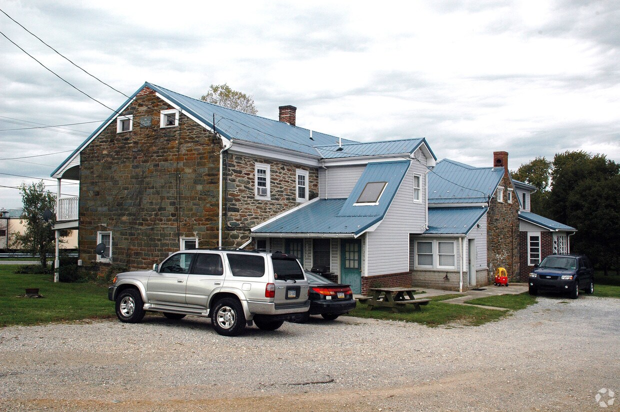 Building Photo - 11201-11207 Susquehanna Trl