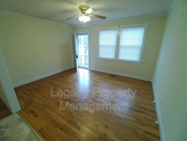 Foto del edificio - 609 E Willowbrook Dr