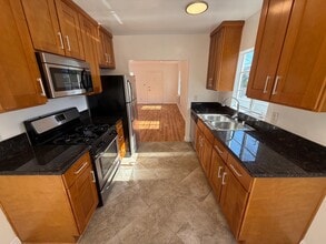 Building Photo - 1811 Garfield Pl