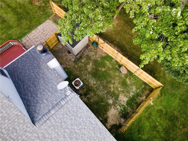 Building Photo - 8036 Sunblest Blvd