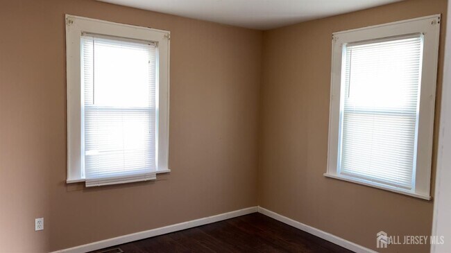 Foto del edificio - 60 Heald St