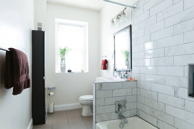 Bathroom - 1910 Kalorama Rd NW