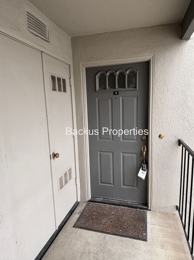 Building Photo - Very nice upstairs two bedroom condo in We...