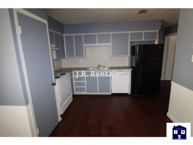 Building Photo - 602 Traci Dr