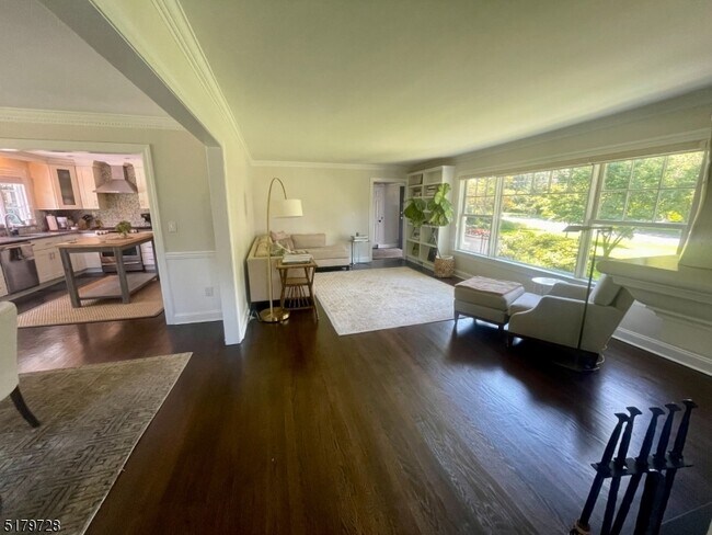 Foto del edificio - 241 Summit Ave