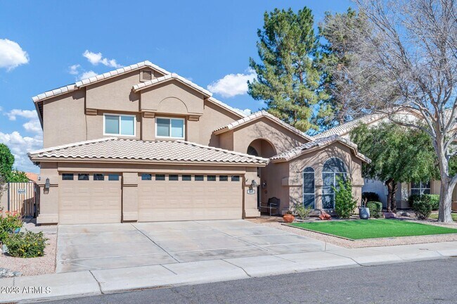 Building Photo - 412 W Sagebrush St