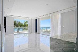 Building Photo - 4201 Collins Ave