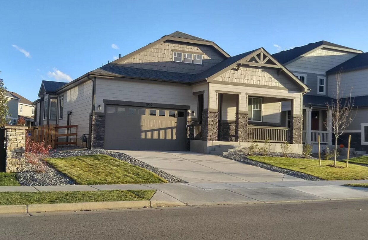 Primary Photo - Gorgeous 4 Bed 3 Bath House near Twin Silo...