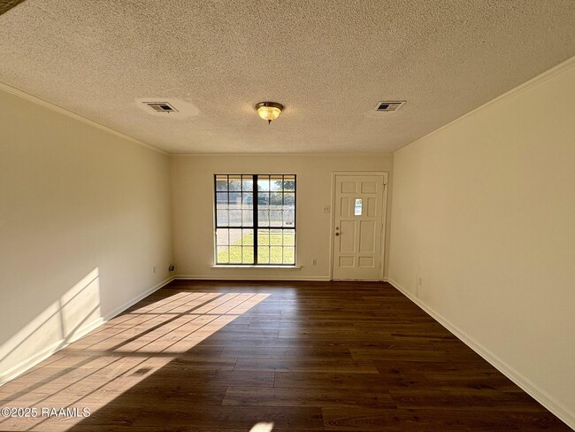 Building Photo - 308 Nashua Dr