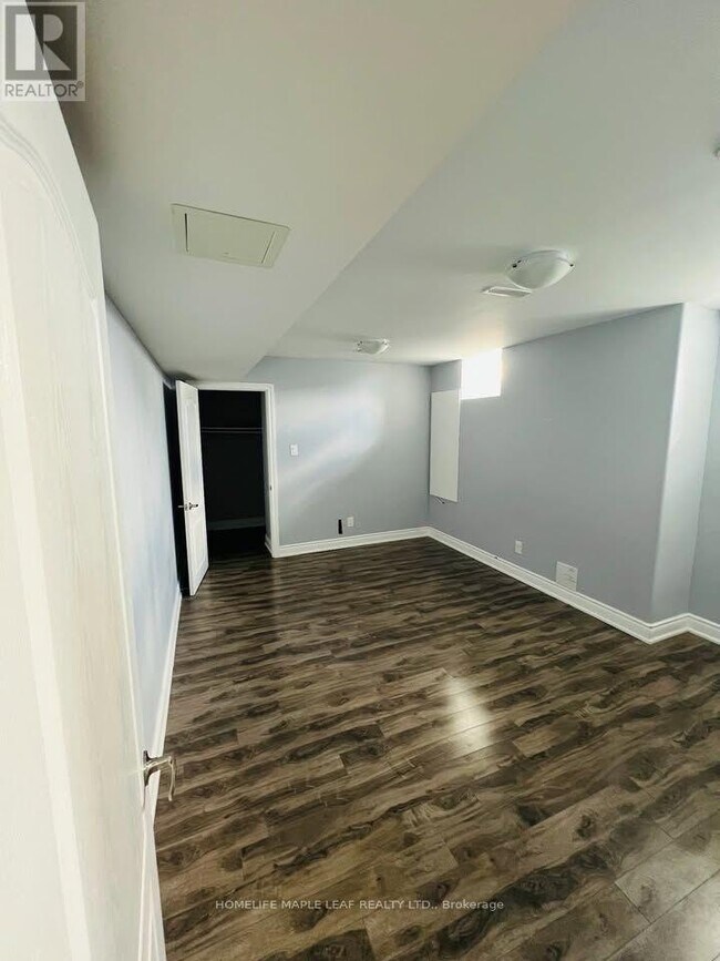 Building Photo - 14 Nightland Ct