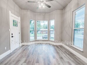 Building Photo - 503 E Springer Ave