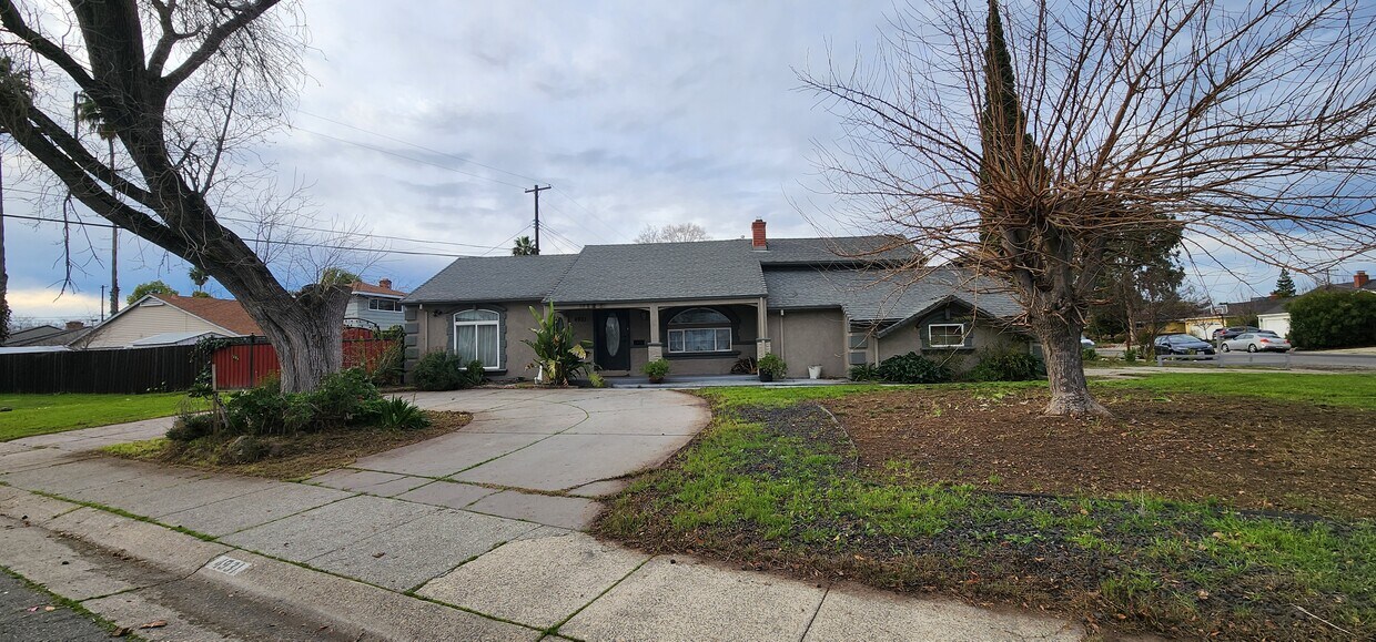 Foto principal - 4931 Southeast Pkwy