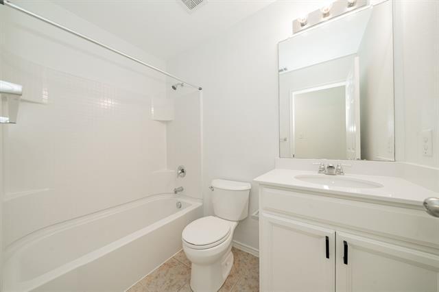 Building Photo - 122 Feverbush Dr