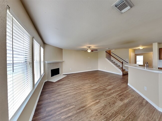 Foto del edificio - 226 Golden Oak Dr