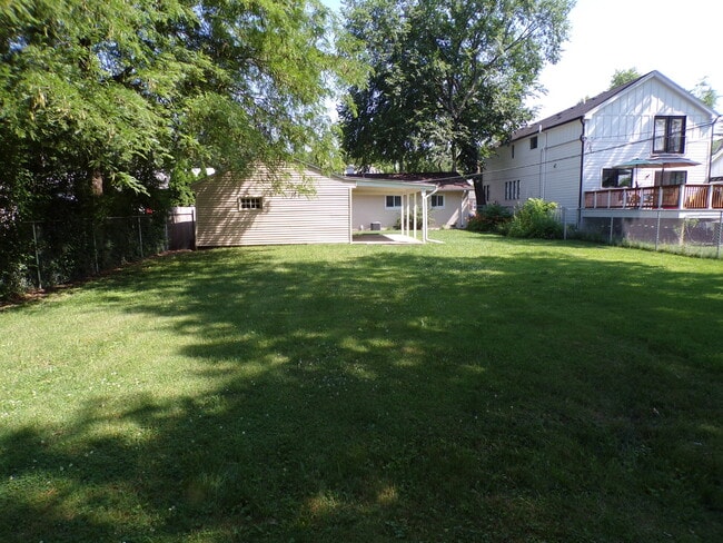 Building Photo - 1345 Forest Ave