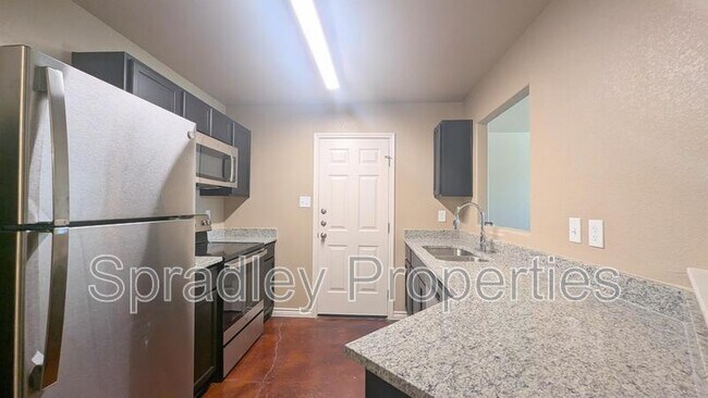 Foto del edificio - 1644 Sabine Rd