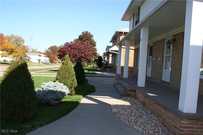 Foto del edificio - 1271 Bonnie Ln