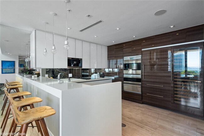 Foto del edificio - 3470 E Coast Ave
