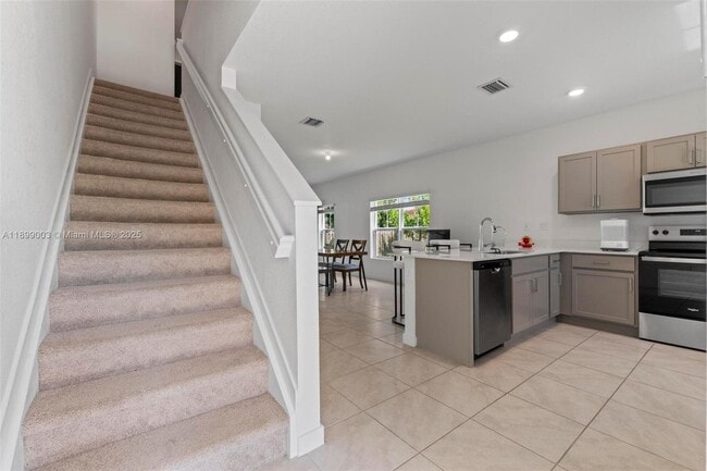 Building Photo - 377 NE 1st Ave