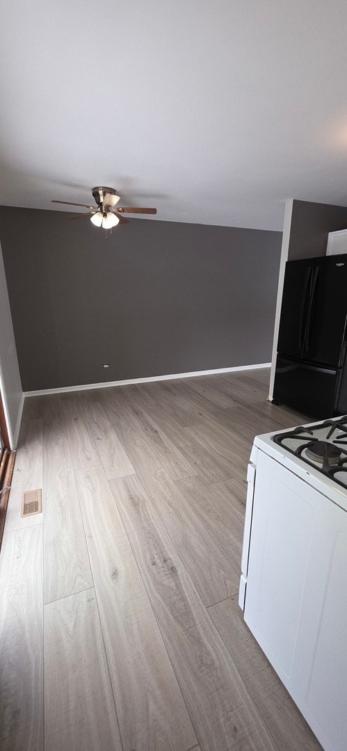 Foto del edificio - 1114 N Oak Terrace