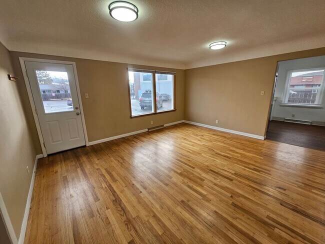 Foto del edificio - Four Bedroom House Across from Rose Park