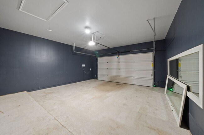 Building Photo - 6905 Etna Way