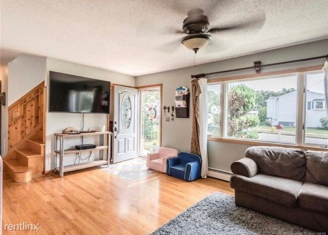 Foto del edificio - 5 br, 3 bath House - 19 Dora Drive