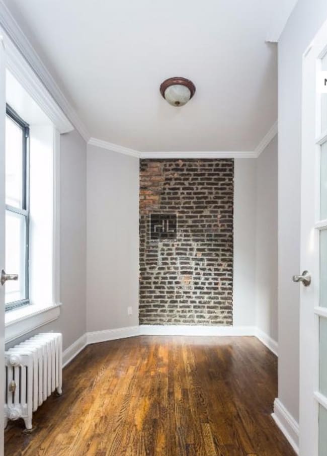 Building Photo - East 13th Street