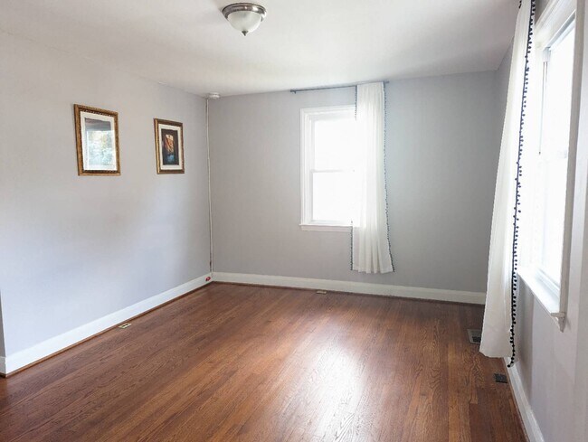 Foto del edificio - 4610 College Ave