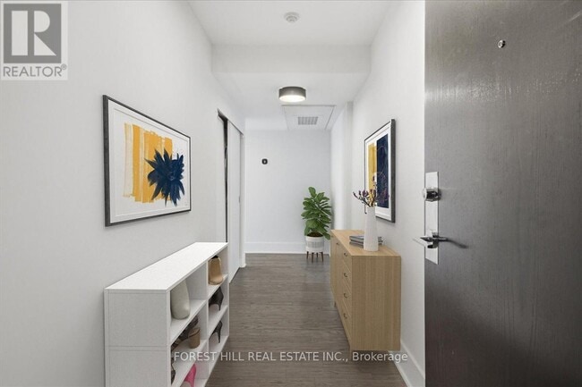 Building Photo - 233 Carlaw Ave